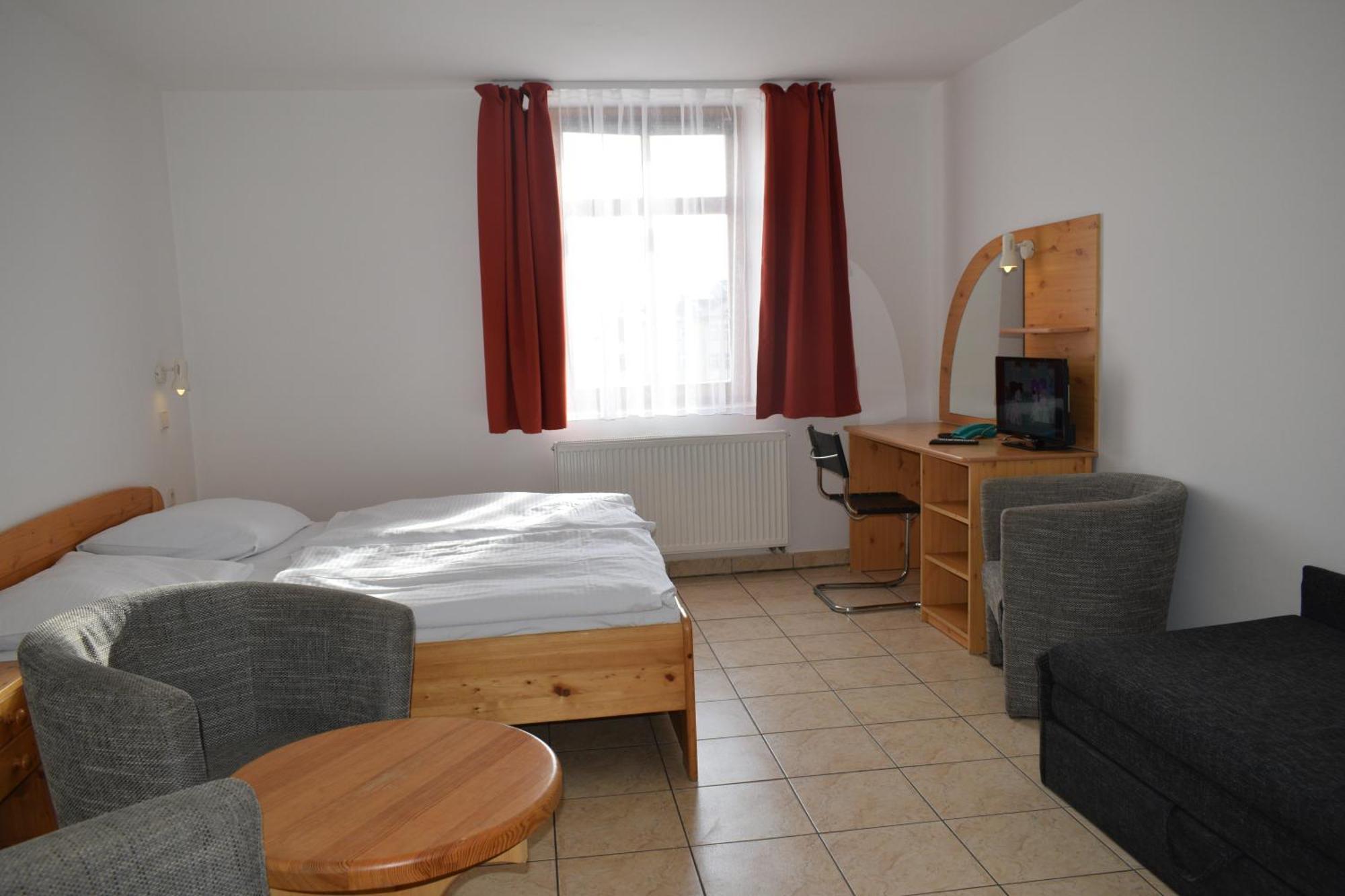 Hotel Praha Broumov Kültér fotó