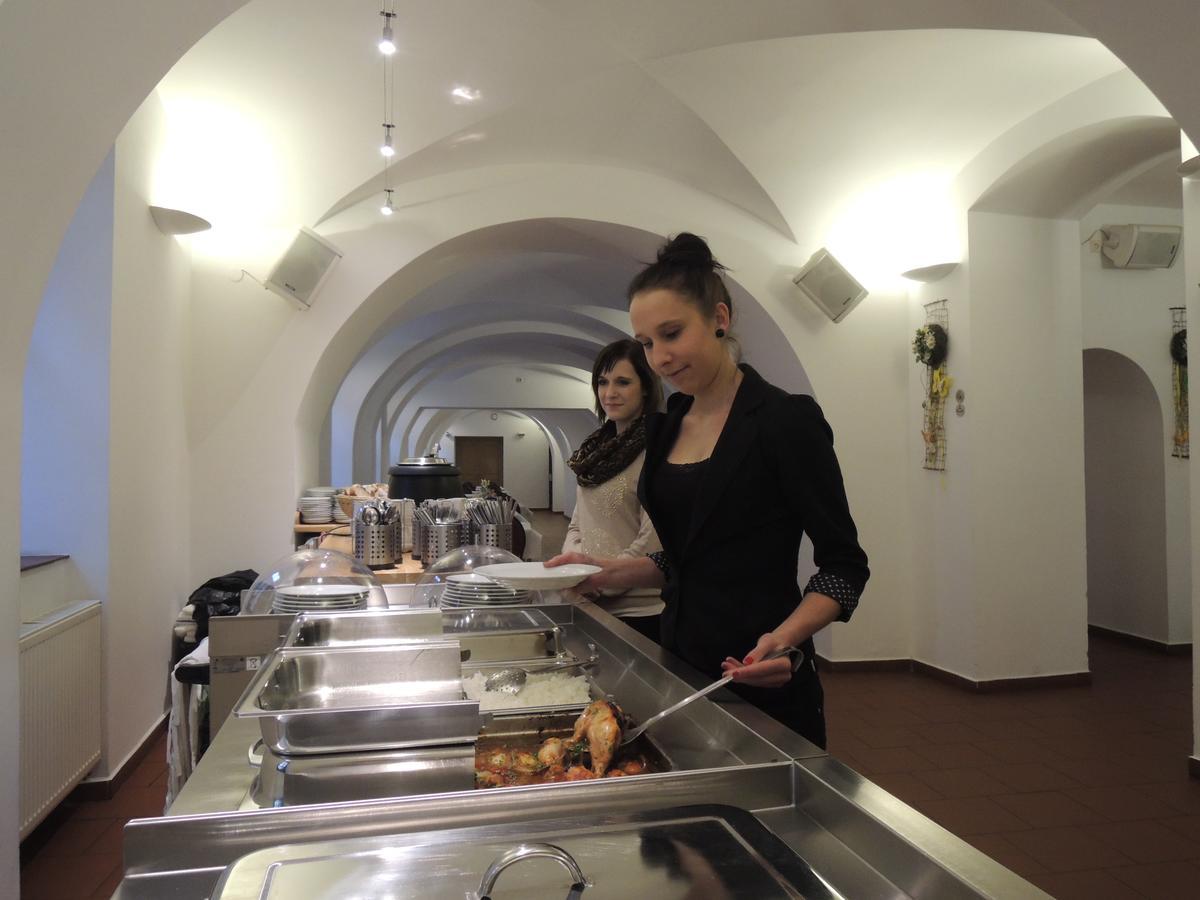 Hotel Praha Broumov Kültér fotó