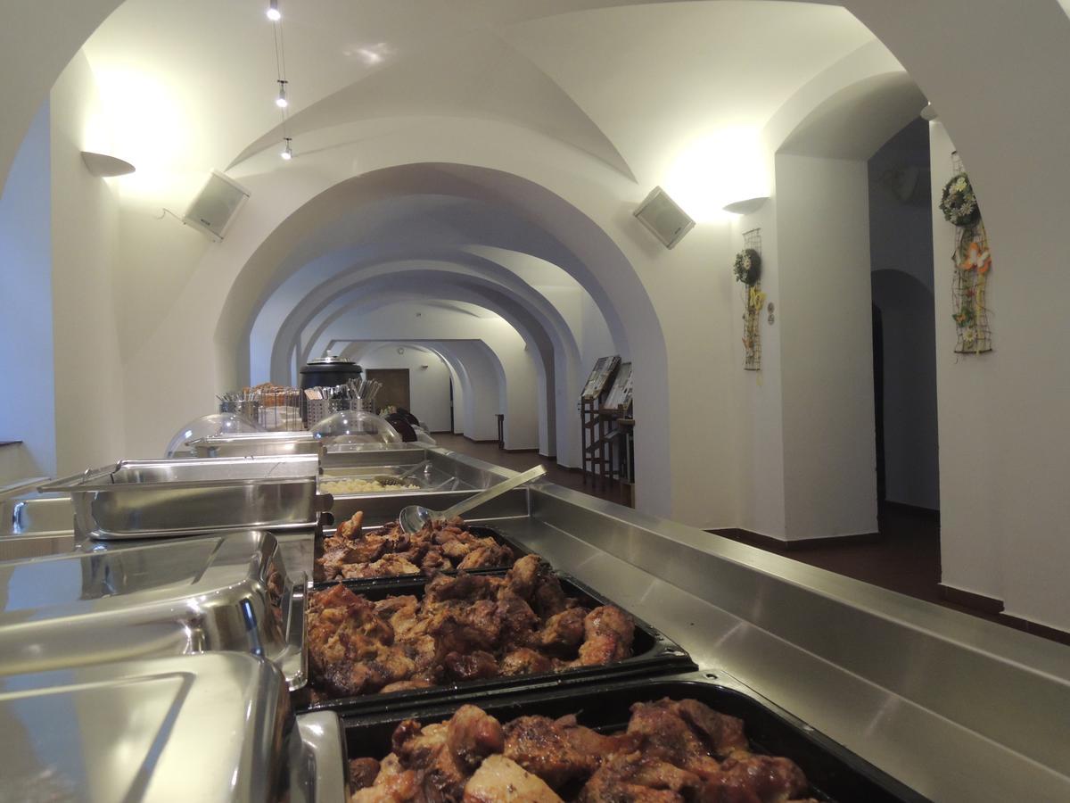 Hotel Praha Broumov Kültér fotó